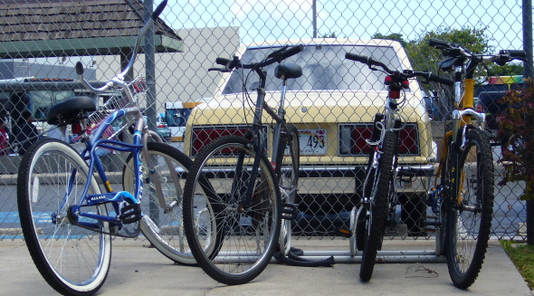 四台の自転車の写真
